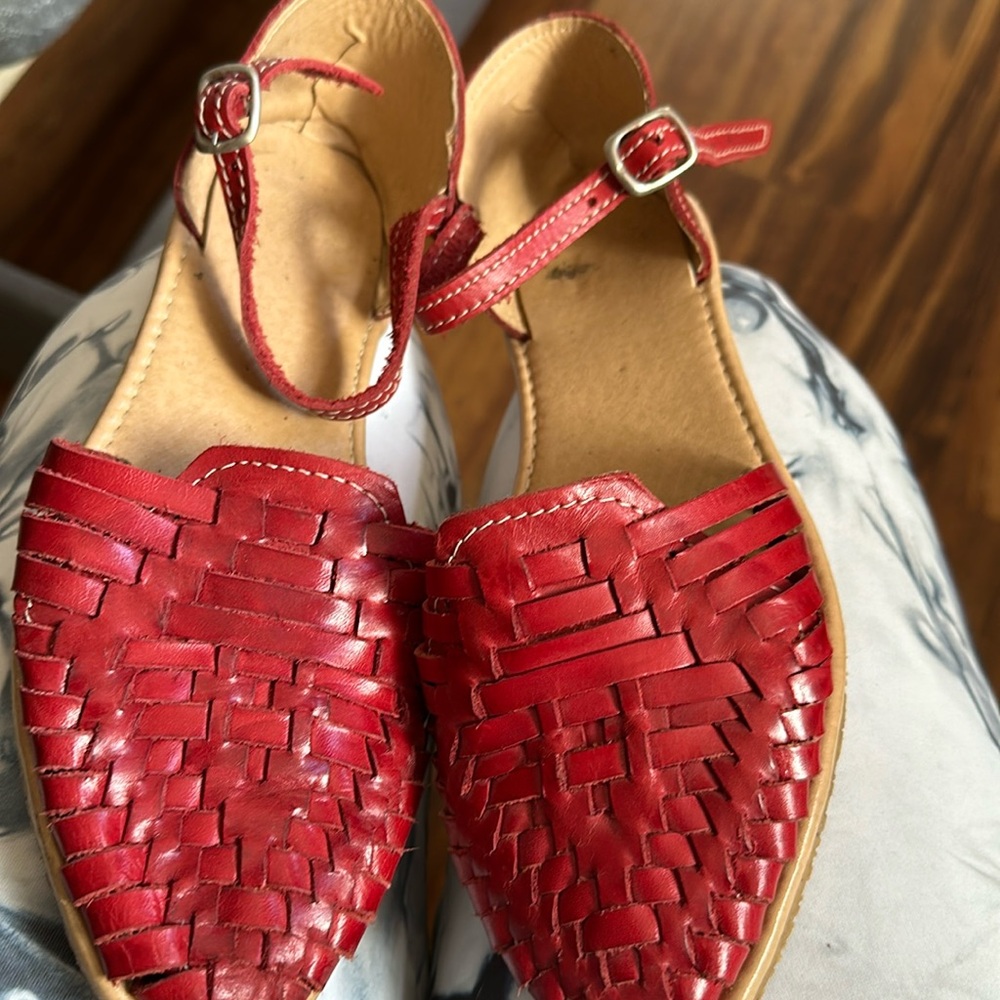 Red huaraches